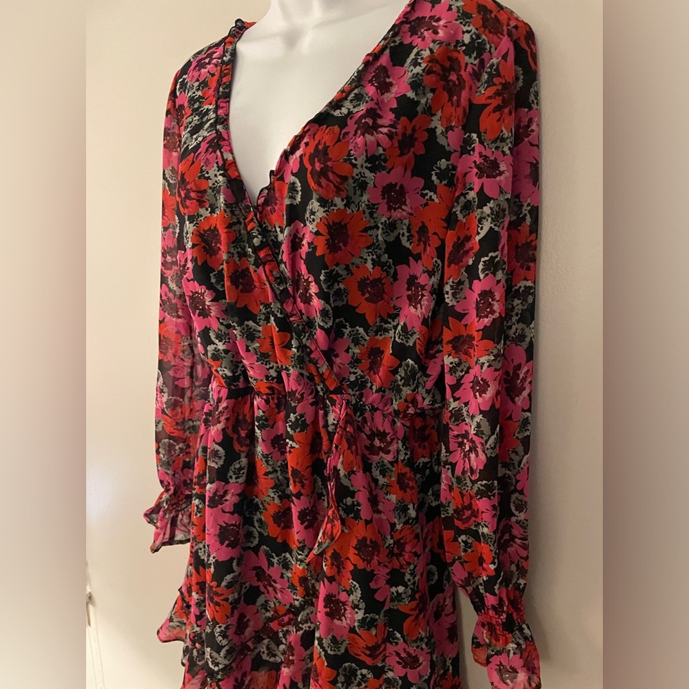 H&M size medium dress pink black red floral